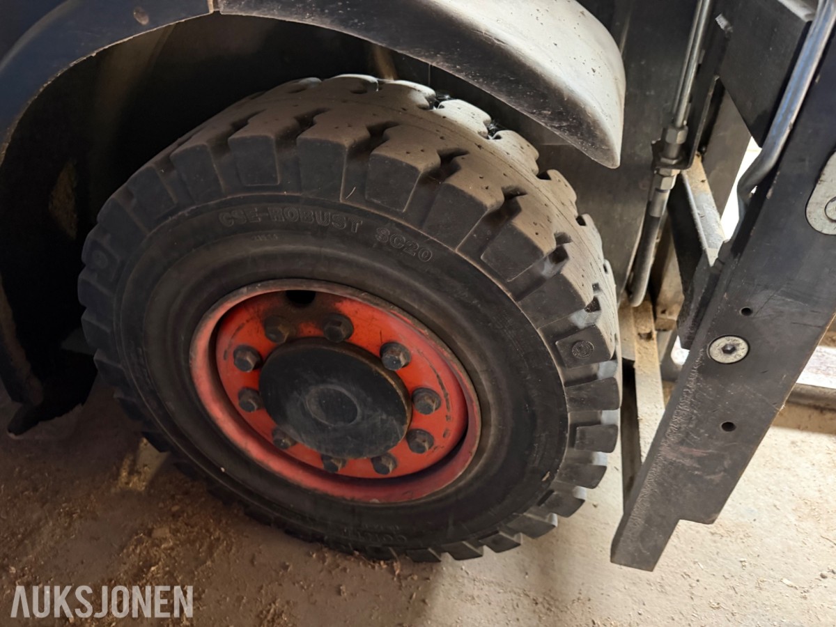 2012 mod. Linde H40D. Motvektstruck. Rep objekt