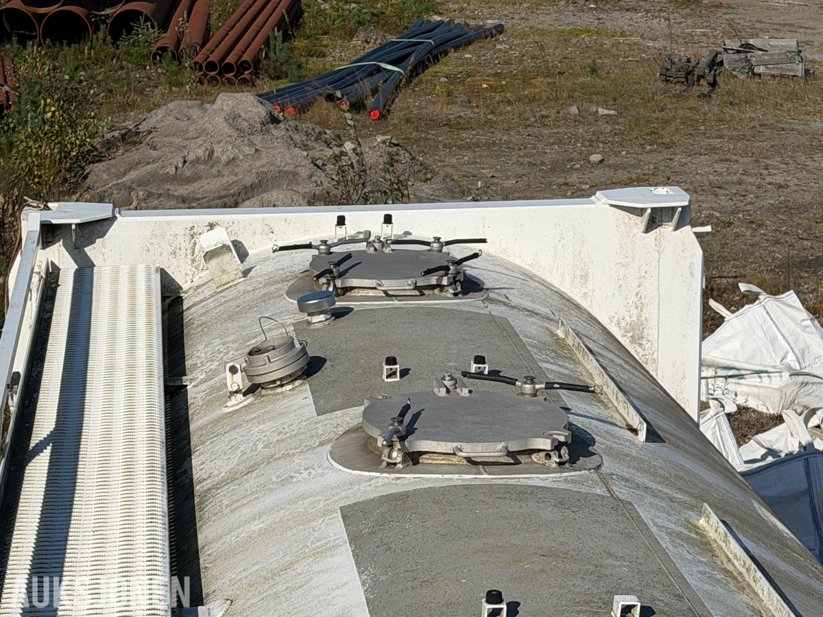 1999 LAG TANKCONTAINER 46 000 L