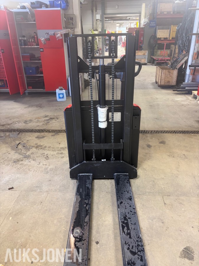 Hangcha CDD15-WS elektrisk stabler med pallegafler