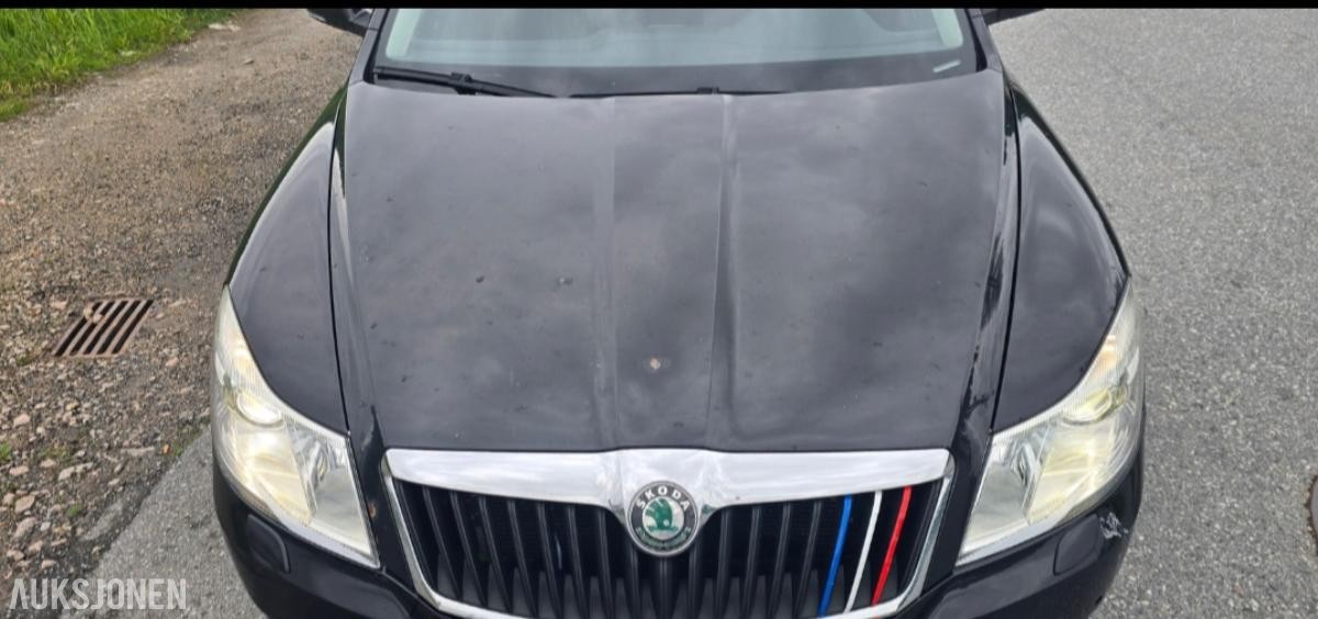2010 SKODA OCTAVIA 1.6 TDI 105HK DSG ELEGANCE EU-OK 03.28 HENGERFESTE