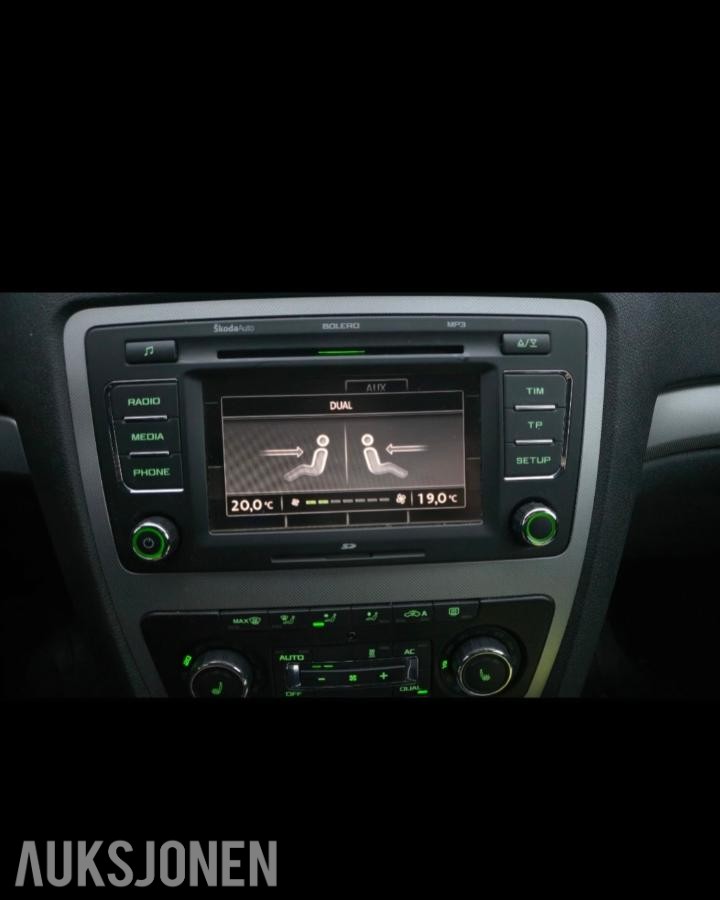 2010 SKODA OCTAVIA 1.6 TDI 105HK DSG ELEGANCE EU-OK 03.28 HENGERFESTE