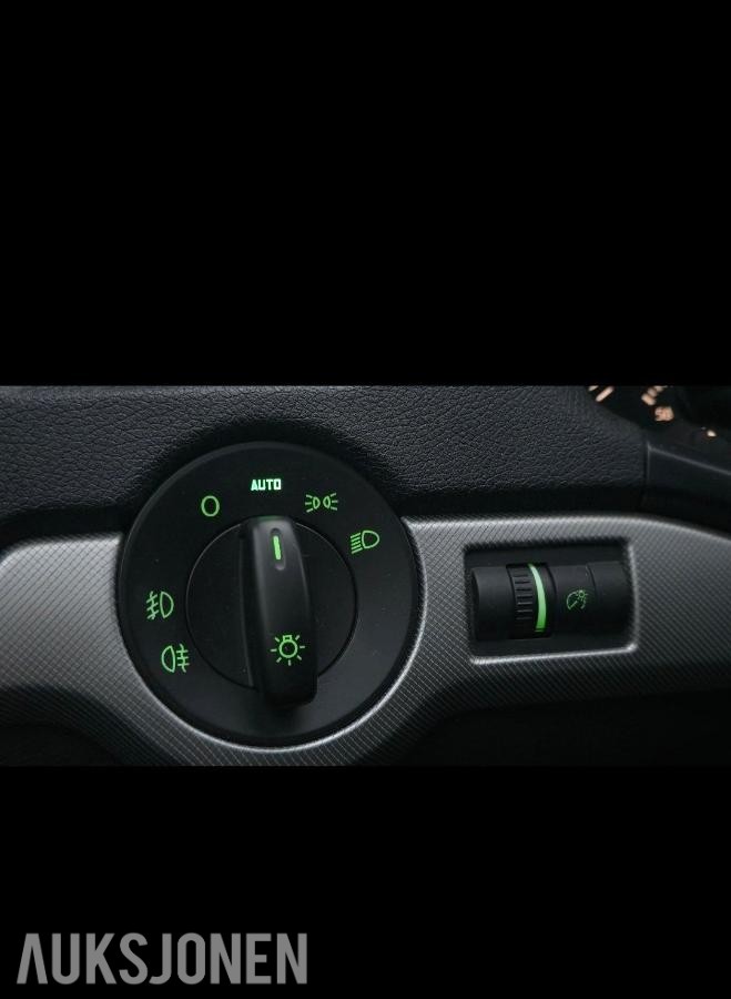 2010 SKODA OCTAVIA 1.6 TDI 105HK DSG ELEGANCE EU-OK 03.28 HENGERFESTE