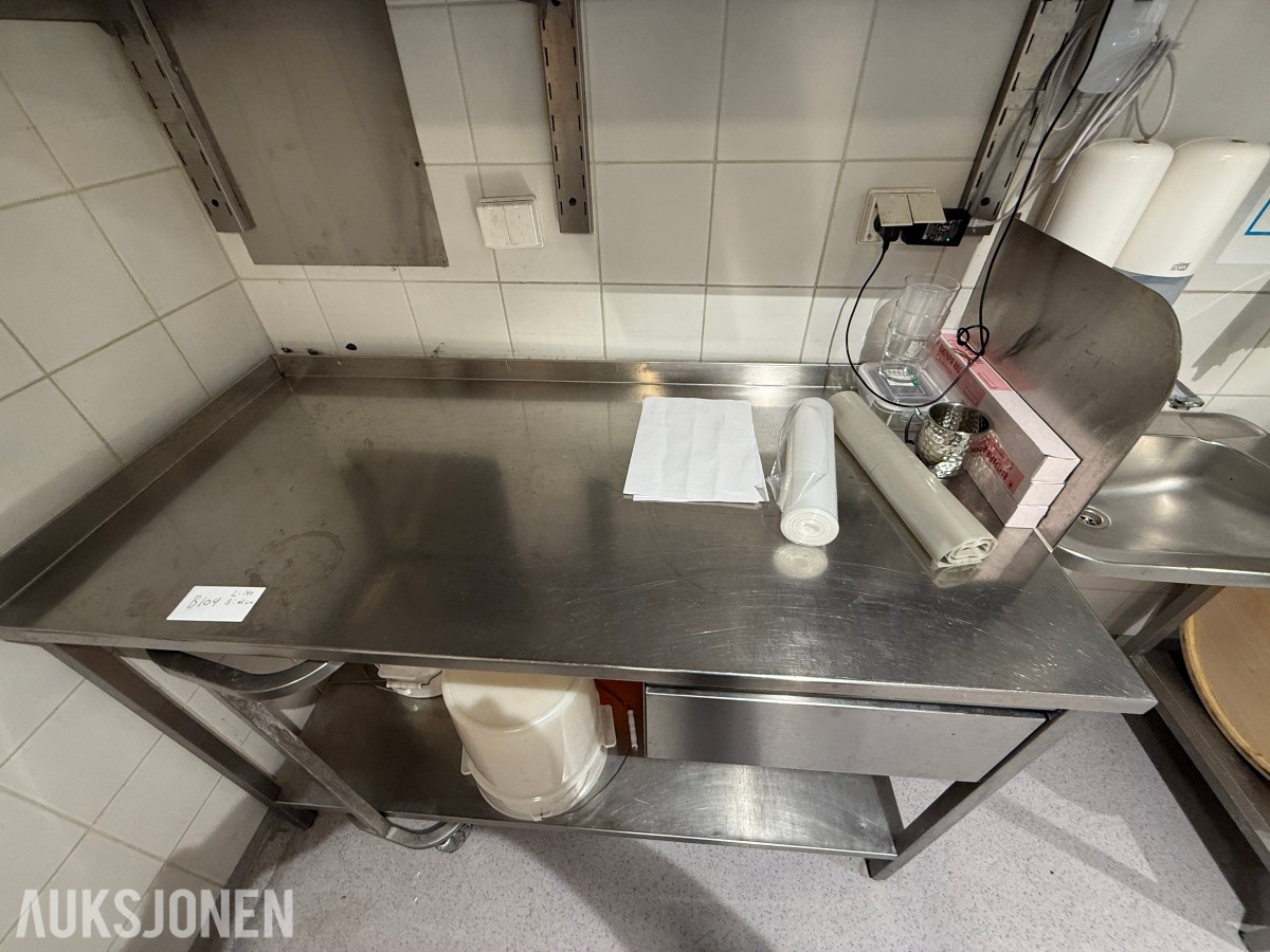 Rustfri arbeidsbenk med skuff og underhylle – Storkjøkken / restaurant