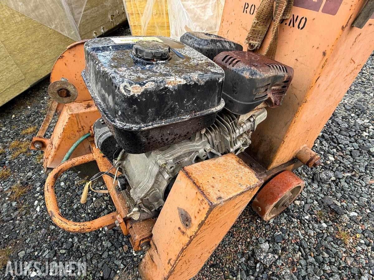 Case vibromax TCC5 Asfaltsag - ny motor