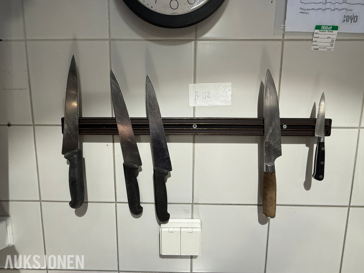 5 stk. kjøkkenkniver med magnetisk knivlist – B112