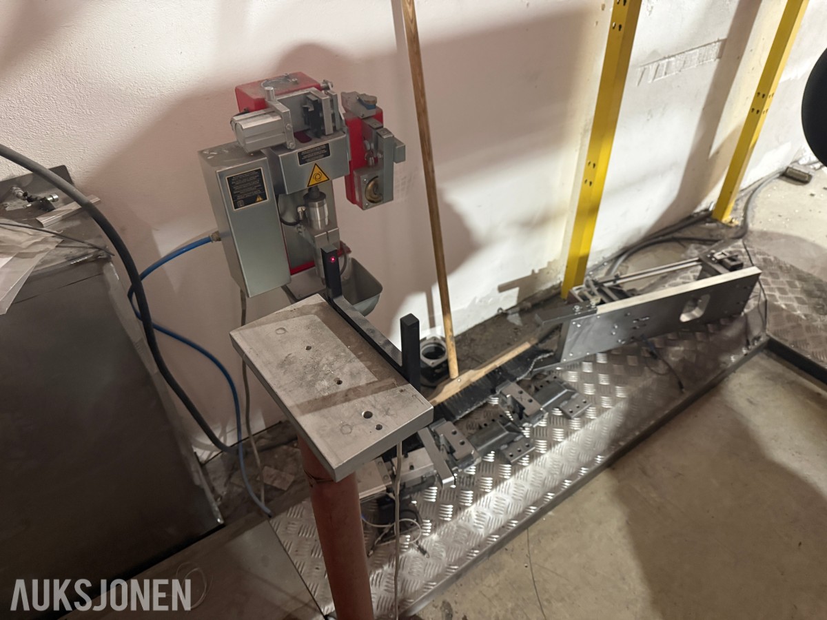 2018 Sveiserobot m/Manipulator Kuka KR 1602