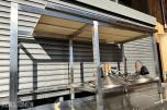 Stor pakke med restaurant utstyr kjølebenker, vaskebenker, lamper