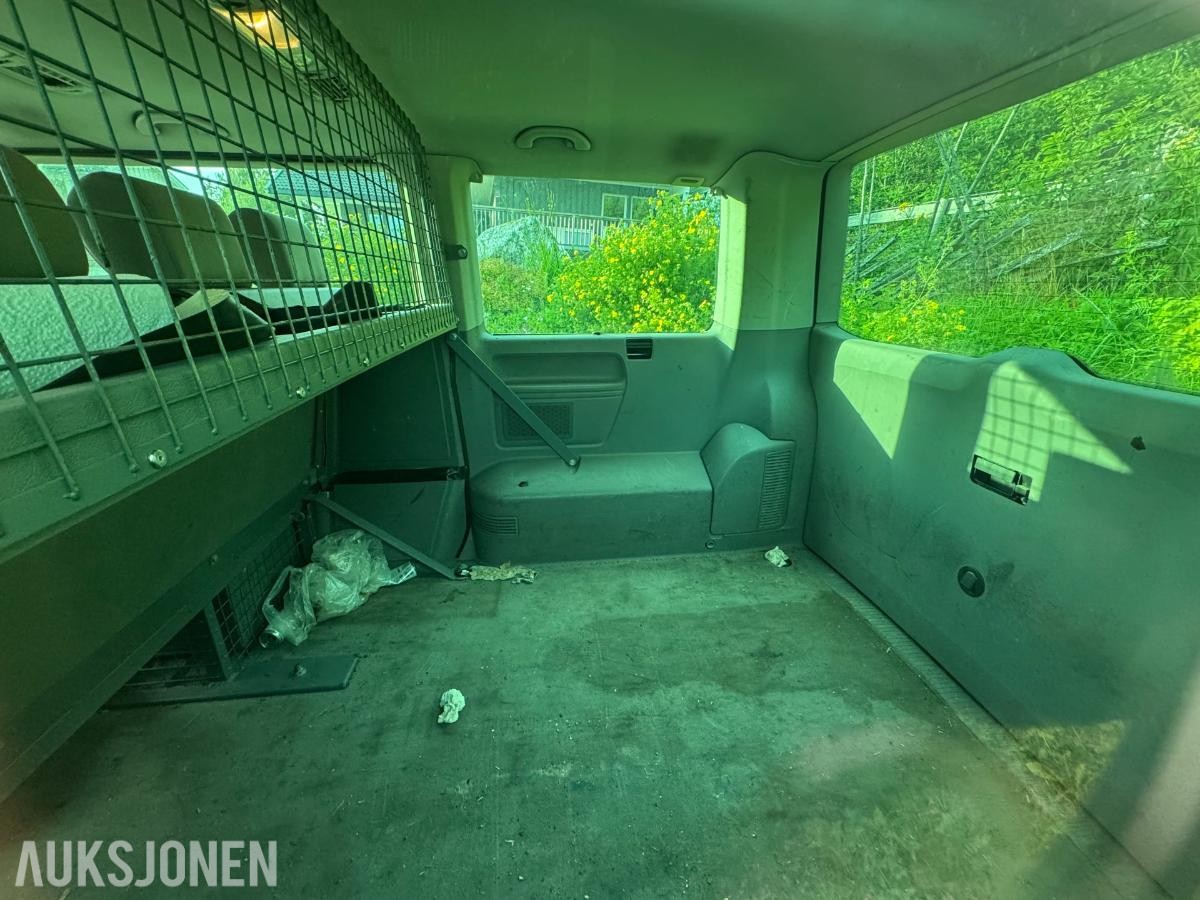 2005 Volkswagen Caravelle 2,5 TDI 4motion, 6 seter, Delebil/reparasjons objekt