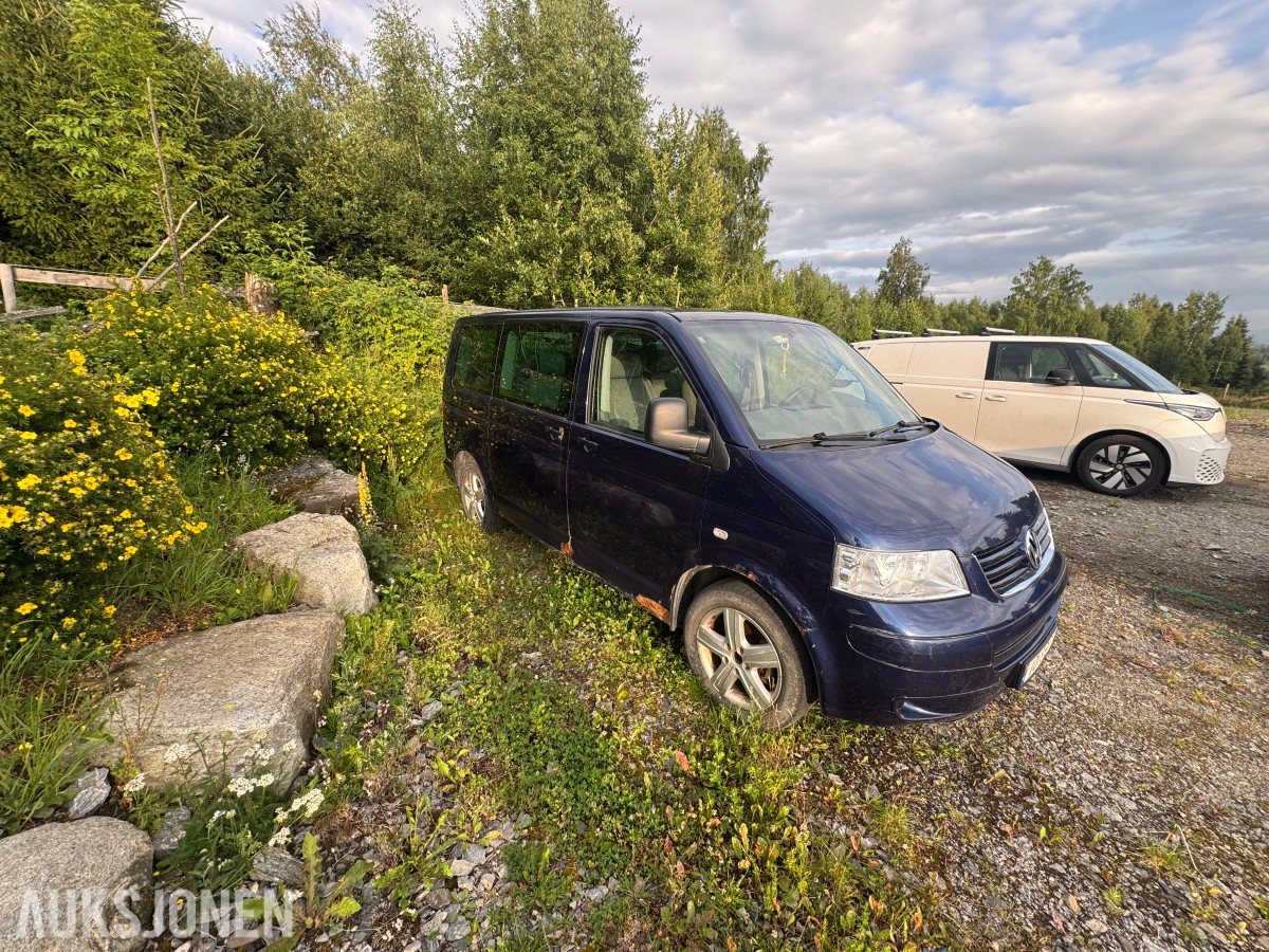 2005 Volkswagen Caravelle 2,5 TDI 4motion, 6 seter, Delebil/reparasjons objekt