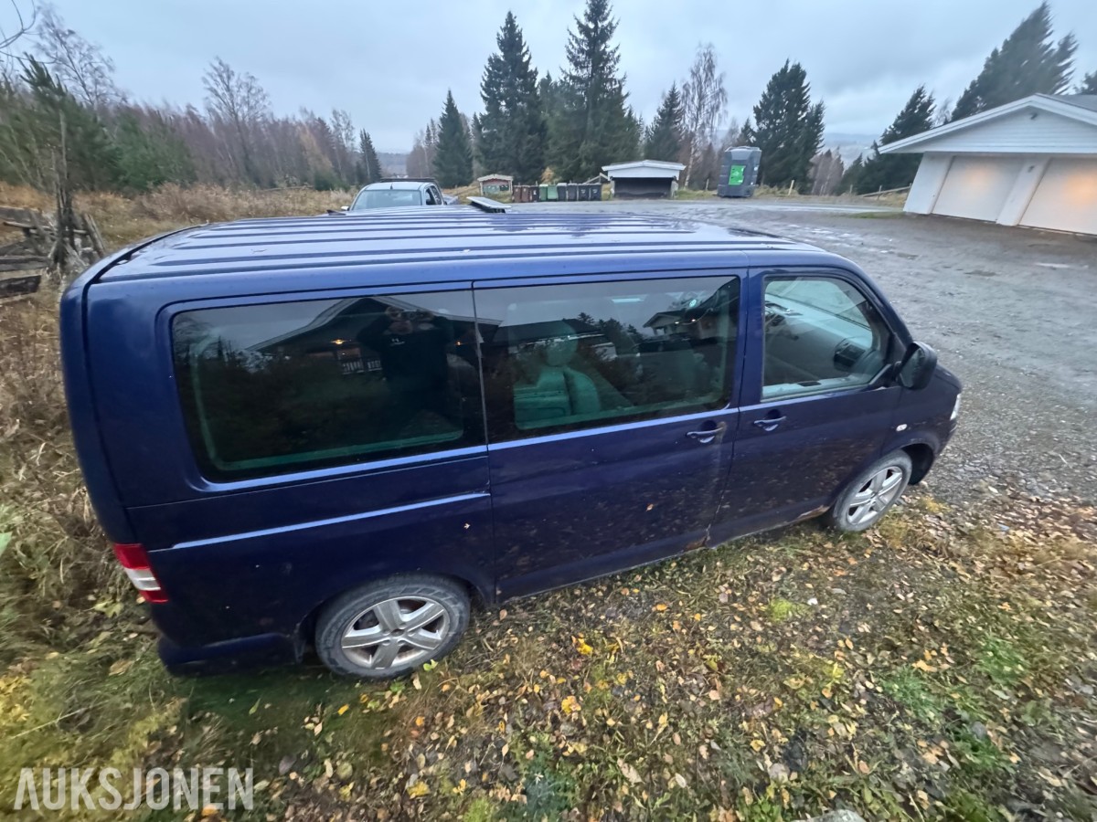2005 Volkswagen Caravelle 2,5 TDI 4motion, 6 seter, Delebil/reparasjons objekt