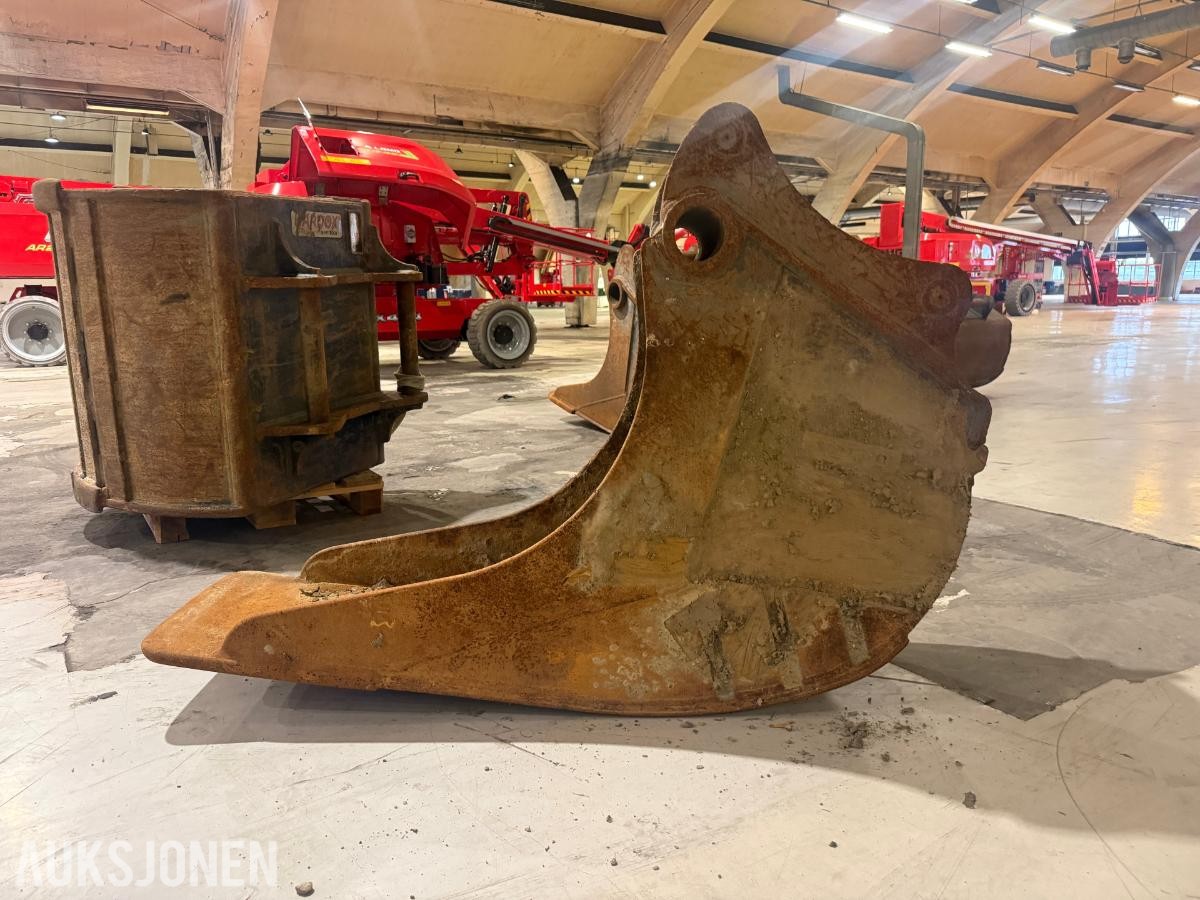 Volvo smalskuff m/S-40 feste