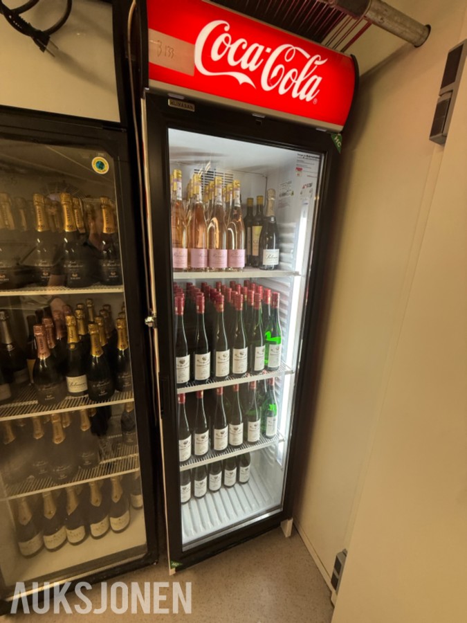 Coca-Cola kjøleskap / drikkekjøler med glassdør – Klimasan C-Pentane – Uten nøkkel 