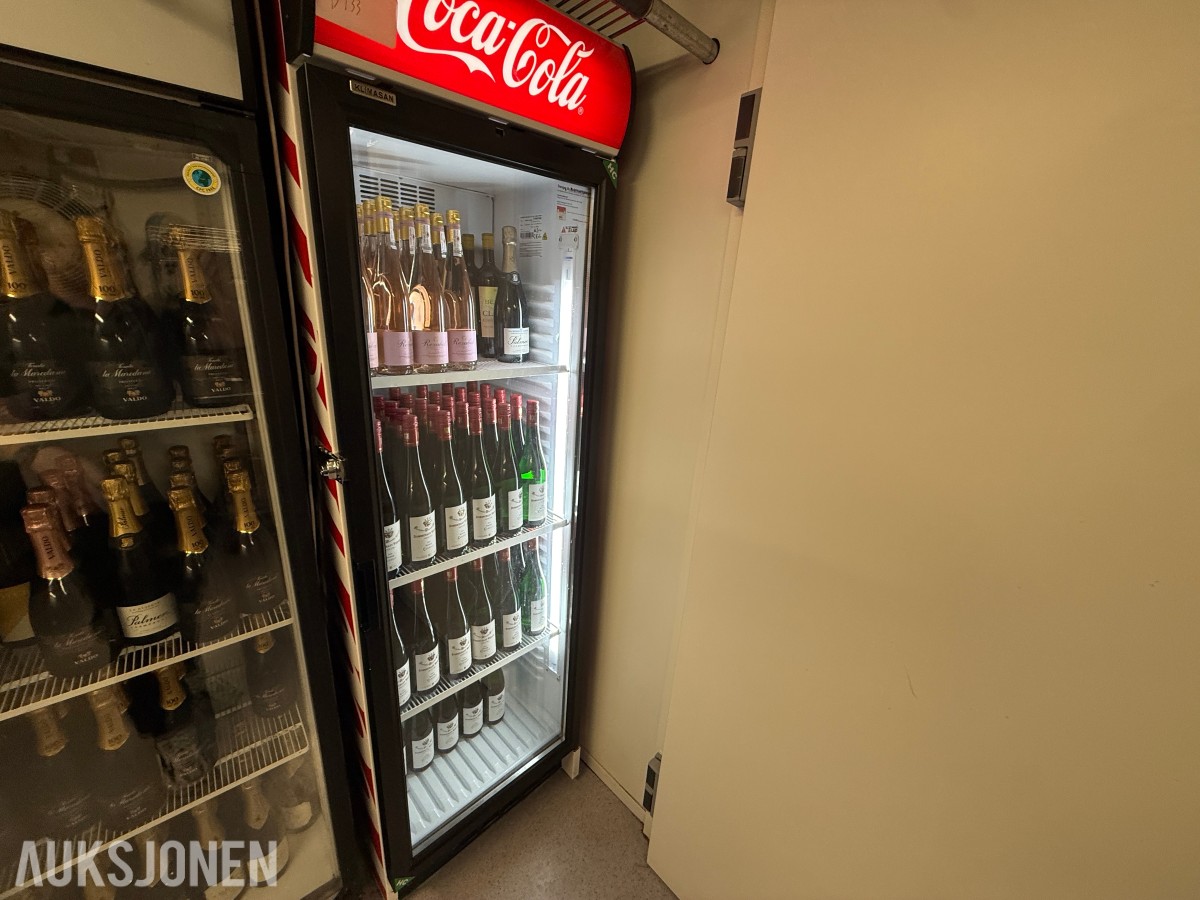 Coca-Cola kjøleskap / drikkekjøler med glassdør – Klimasan C-Pentane – Uten nøkkel 