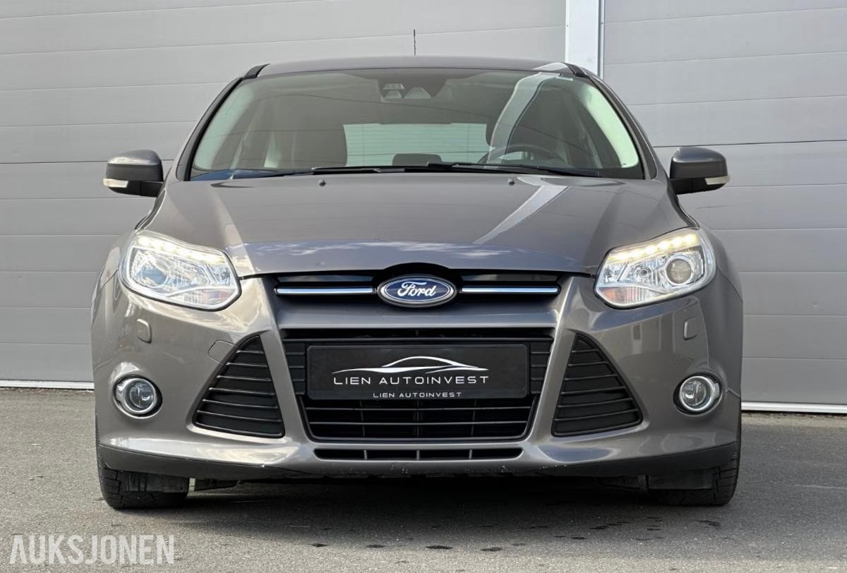 2011 Ford Focus 2.0TDCi Titanium/ Aut / Krok / Keyless/ Cruise / ParkAssist