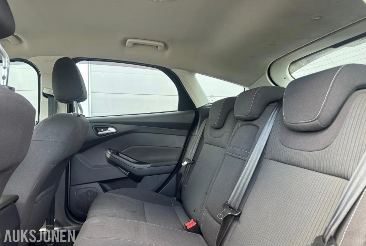 2011 Ford Focus 2.0TDCi Titanium/ Aut / Krok / Keyless/ Cruise / ParkAssist
