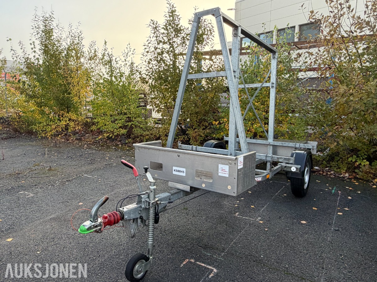 Tysse stillashenger – førstegangsregistrert 2021 – 1300 kg – KS 8845