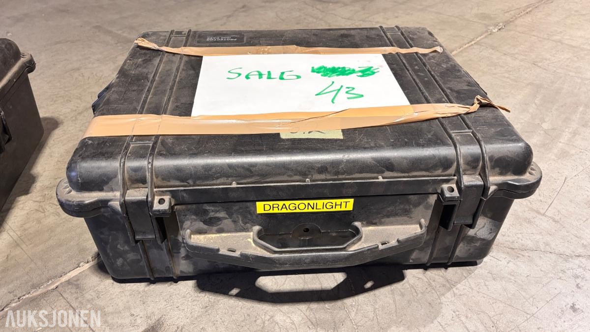 2 stk. Dragon T12/MK2 portable søkelys med transportkasser