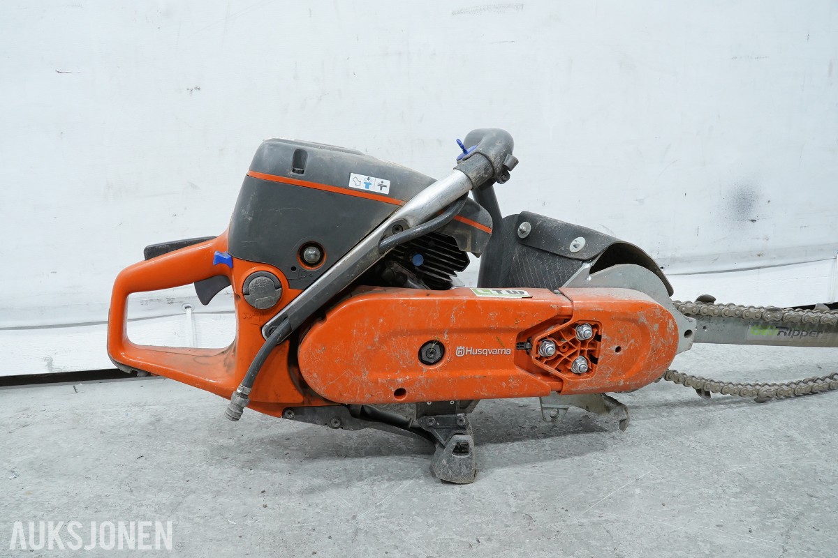Husqvarna K 770 med GeoRipper GR H grøftekjedesag