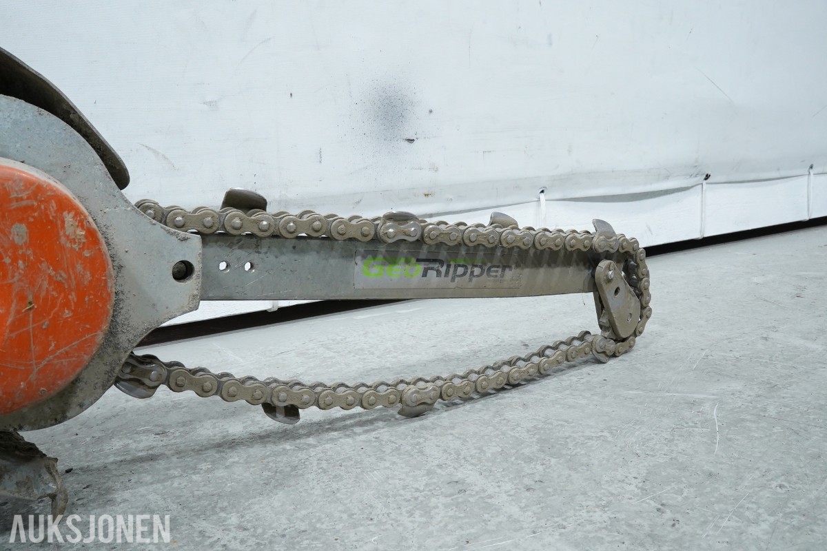 Husqvarna K 770 med GeoRipper GR H grøftekjedesag