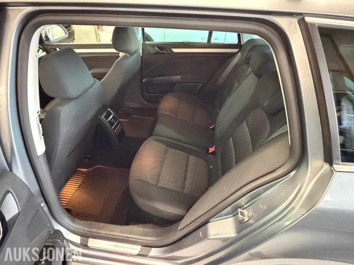 2013 Skoda SUPERB 2.0-140 D 4X4 140Hk/Automat/Ny-Service/08.28/Isofix/H-fest, 227883km