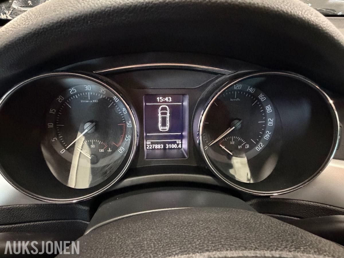 2013 Skoda SUPERB 2.0-140 D 4X4 140Hk/Automat/Ny-Service/08.28/Isofix/H-fest, 227883km