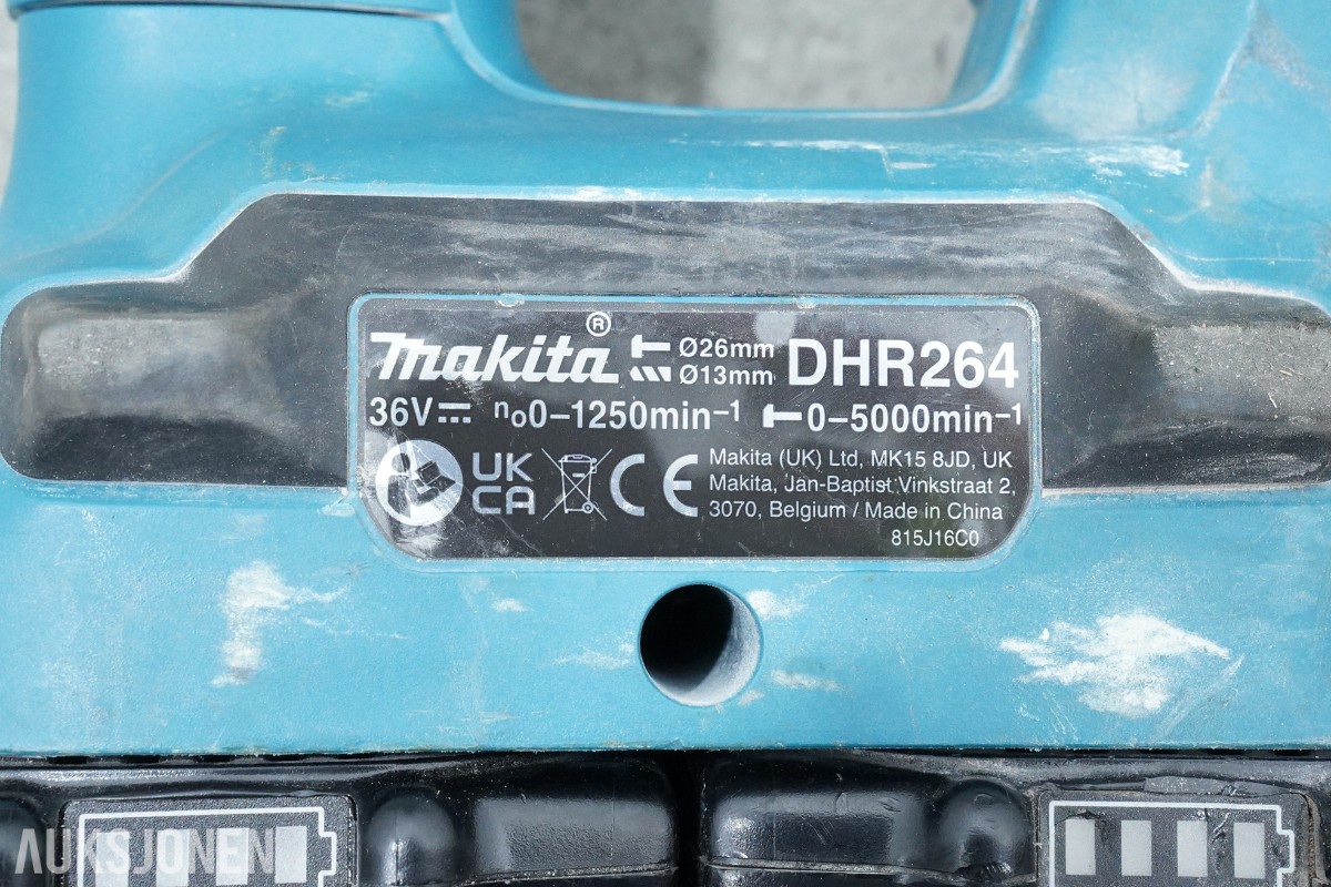 Parti Makita elektroverktøy med støvsuger, lader og håndverktøy