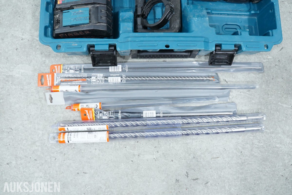 Makita DHR400 36V SDS-MAX kombihammer med tilbehør
