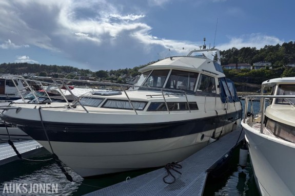 1987 ÅRØ 33AC M/FORD 285 HK – ANKERVINSJ – BAUGTRØSTER FORAN OG BAK – VARME – 2 WC