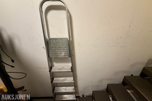 Sammenleggbar trappestige i aluminium – 4 trinn 