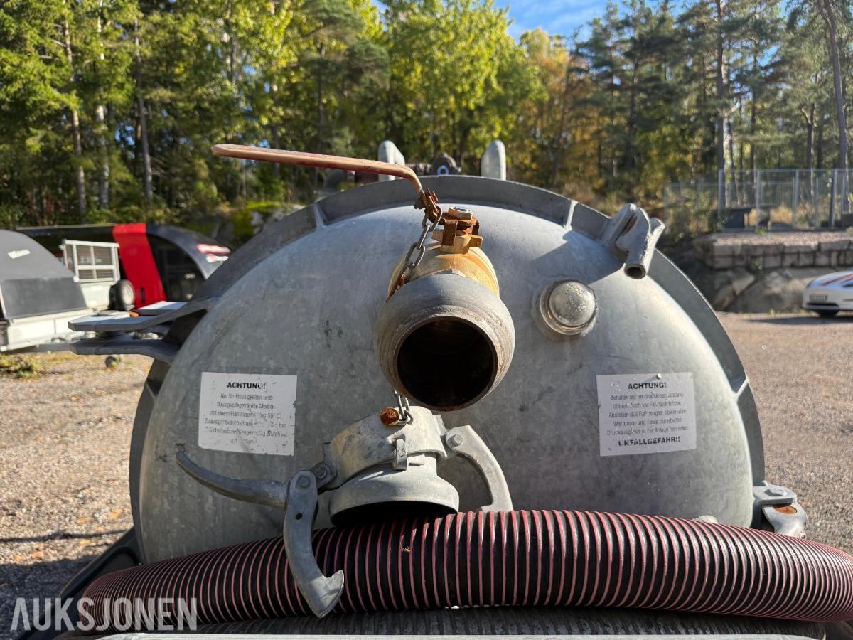 2013 KNOTT ZHL 27 Slamsuger / Vakuumvogn 800 liter