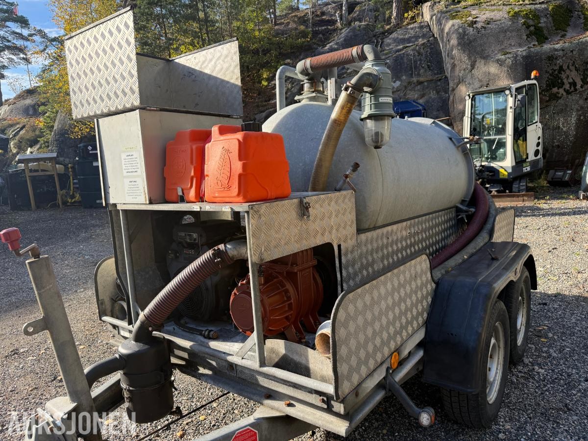 2013 KNOTT ZHL 27 Slamsuger / Vakuumvogn 800 liter
