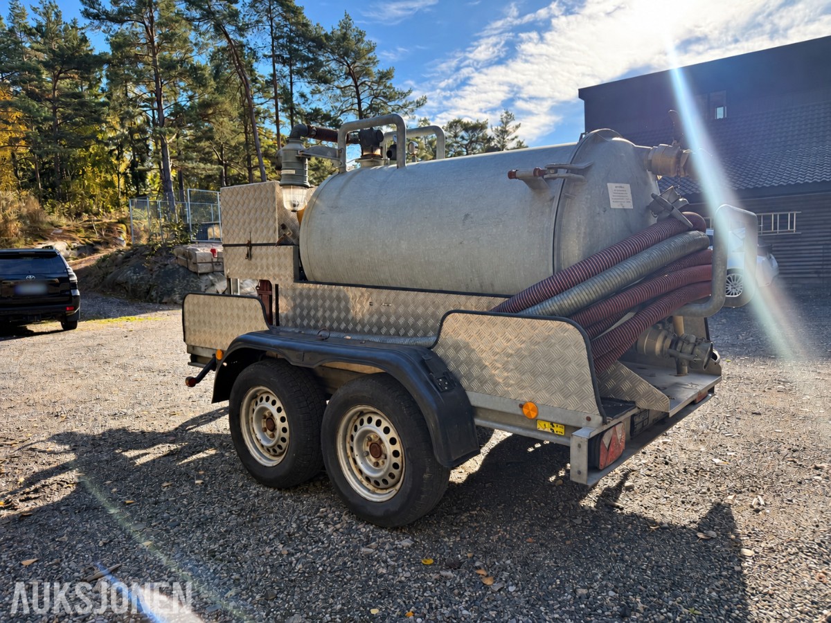 2013 KNOTT ZHL 27 Slamsuger / Vakuumvogn 800 liter