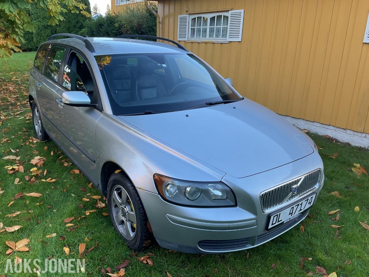 2006 VOLVO V50 1.6D 109HK EU-OK 04.28 HENGERFESTE SKINN