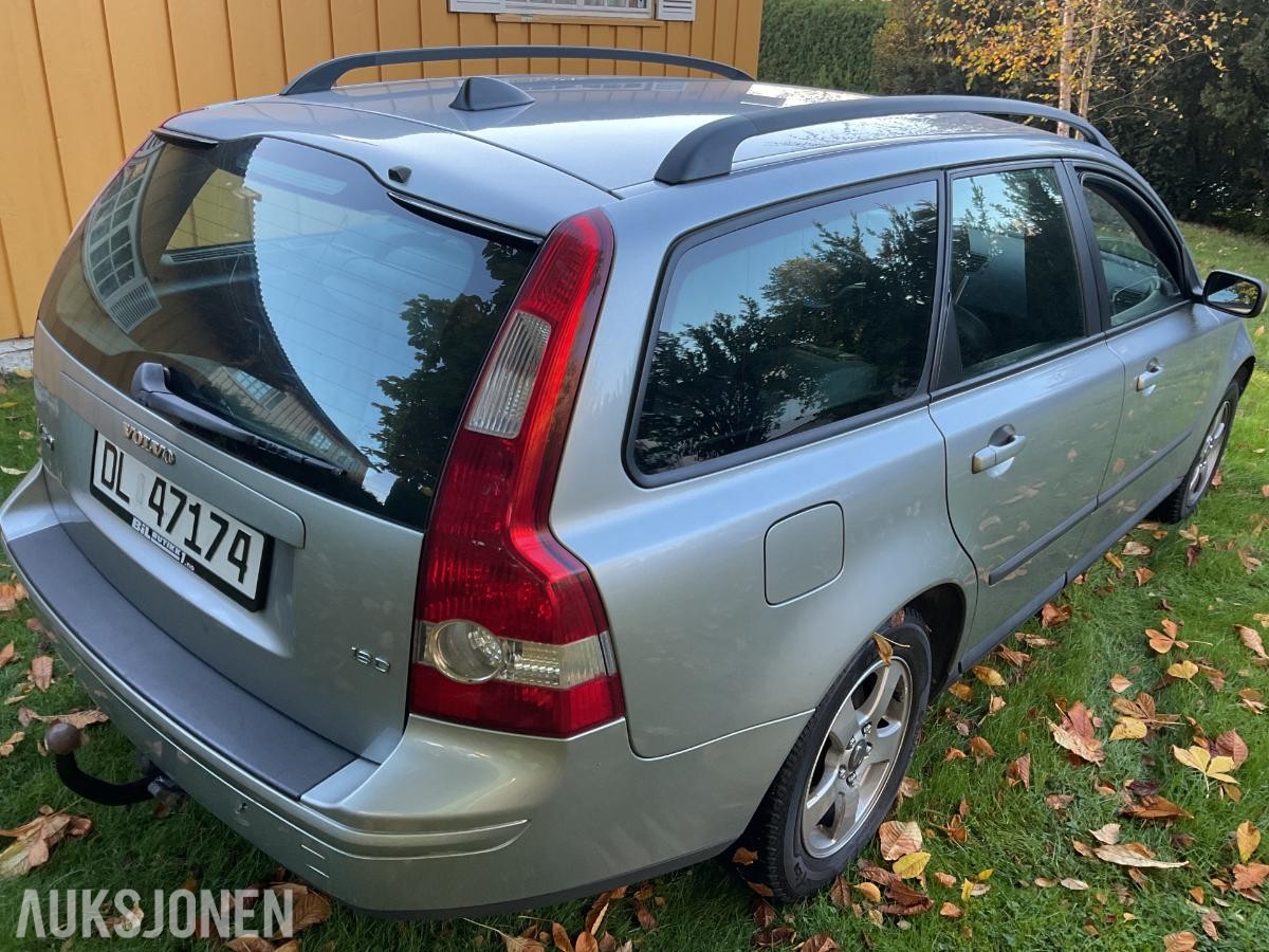 2006 VOLVO V50 1.6D 109HK EU-OK 04.28 HENGERFESTE SKINN