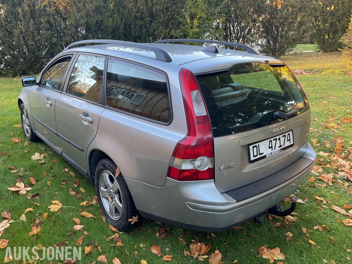 2006 VOLVO V50 1.6D 109HK EU-OK 04.28 HENGERFESTE SKINN