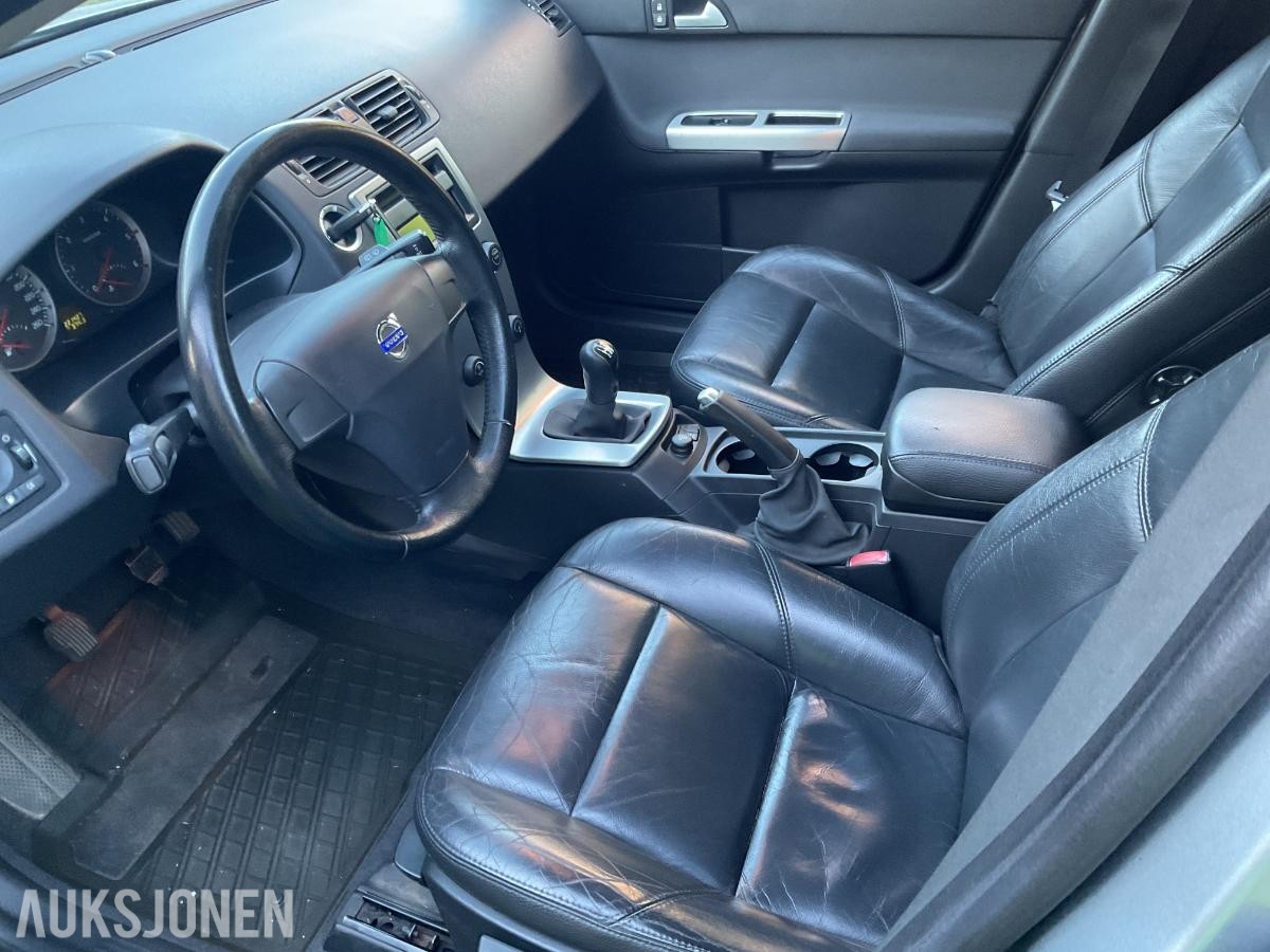 2006 VOLVO V50 1.6D 109HK EU-OK 04.28 HENGERFESTE SKINN