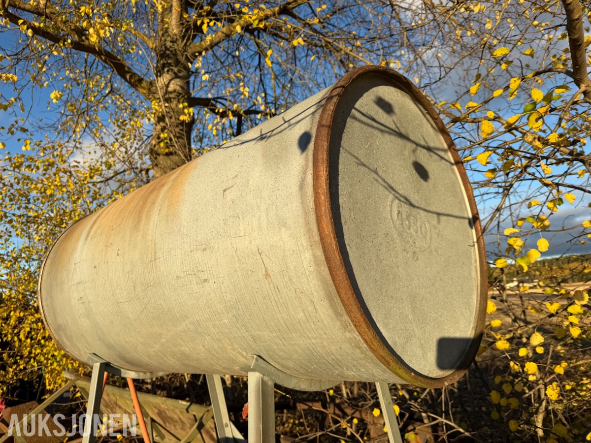 Dieseltanker i metall *Ingen minstepris*