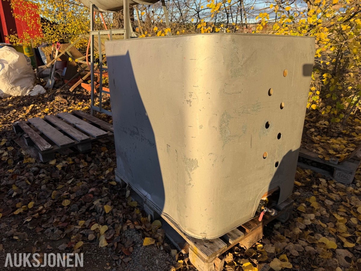 Dieseltanker i metall *Ingen minstepris*
