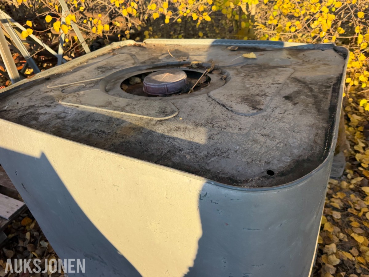 Dieseltanker i metall *Ingen minstepris*