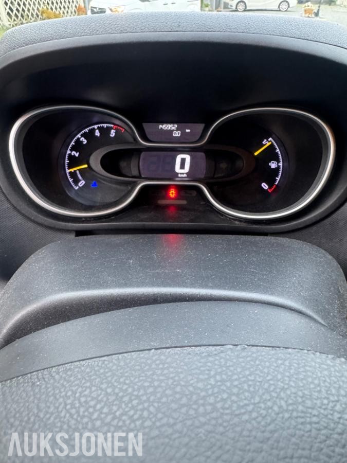 2015 Opel Vivaro 1.6 Diesel 120hk Hengerfeste, S+V dekk, reparasjonsobjekt