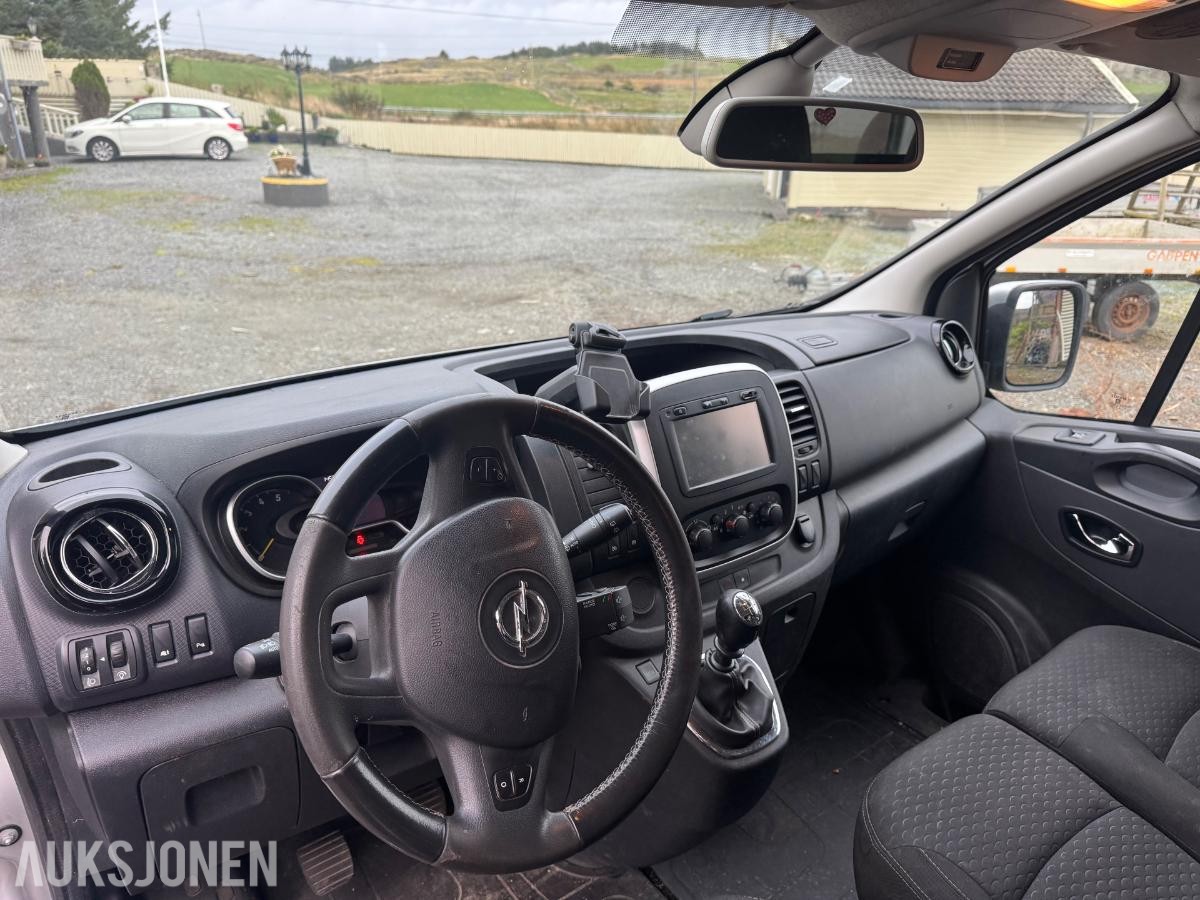 2015 Opel Vivaro 1.6 Diesel 120hk Hengerfeste, S+V dekk, reparasjonsobjekt