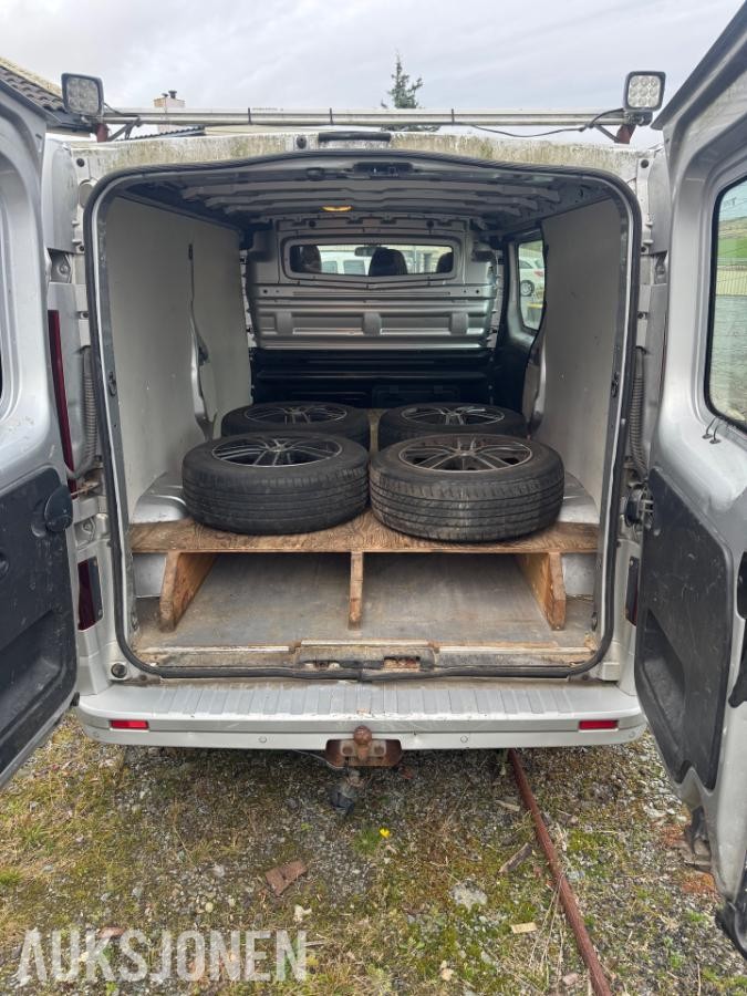 2015 Opel Vivaro 1.6 Diesel 120hk Hengerfeste, S+V dekk, reparasjonsobjekt