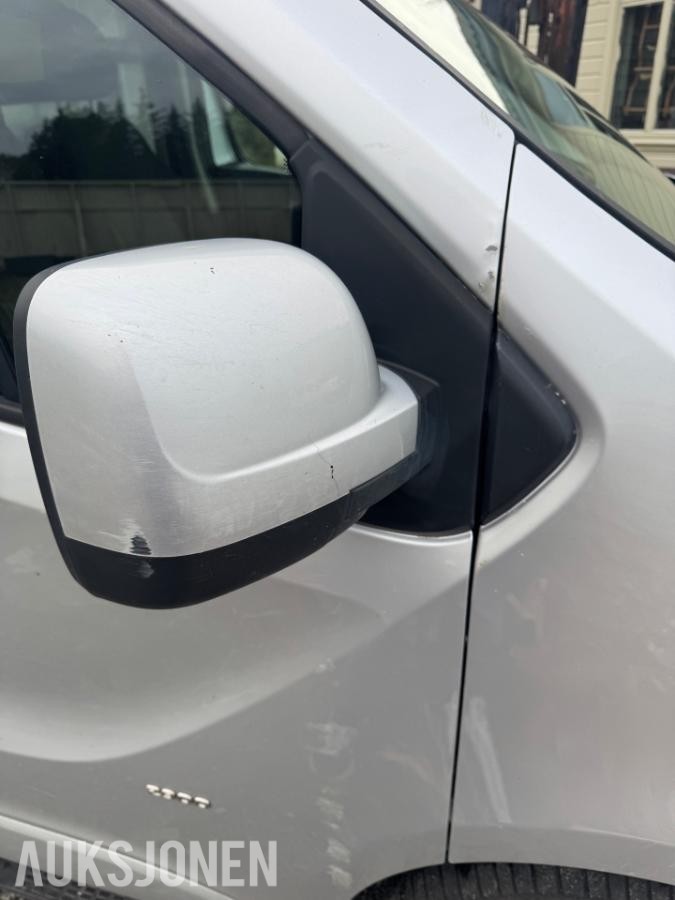 2015 Opel Vivaro 1.6 Diesel 120hk Hengerfeste, S+V dekk, reparasjonsobjekt