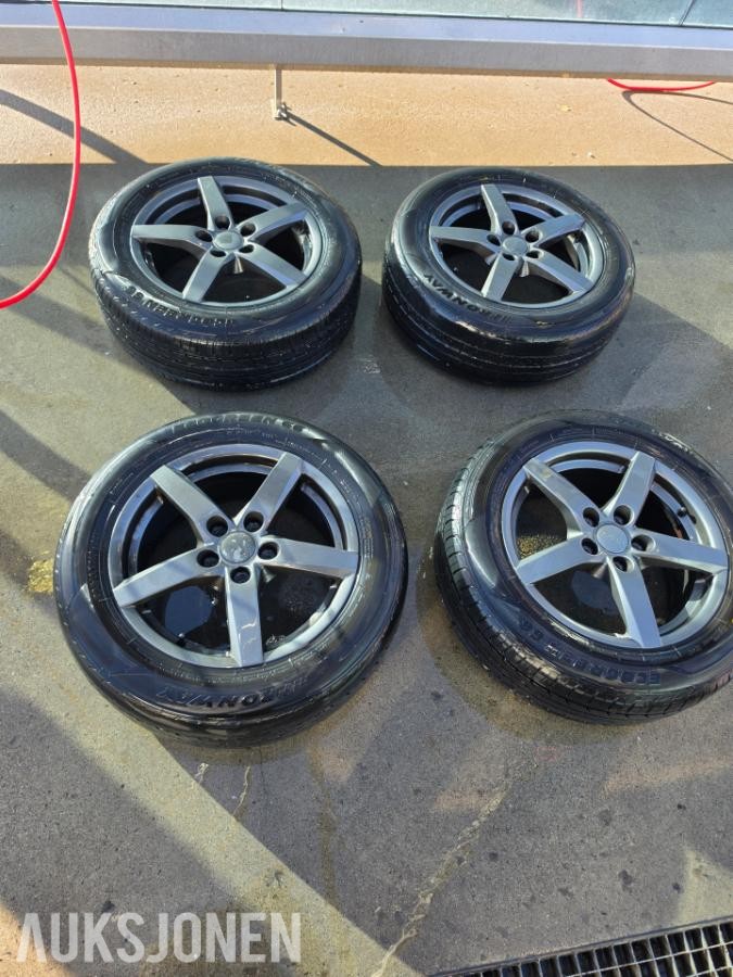 Volvo felger 16 tommer Sommerdekk