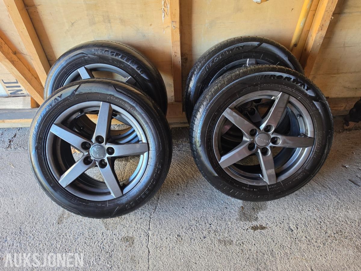 Volvo felger 16 tommer Sommerdekk