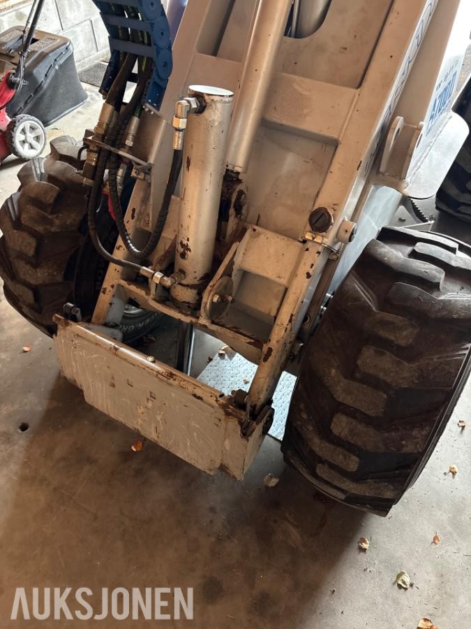 2010 Multione a700d, 812 timer MVA FRI KOMPAKTLASTER