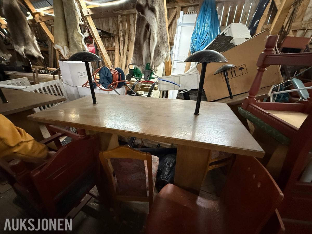 2 STK Stilige spisebord med lamper