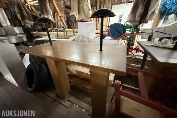 2 STK Stilige spisebord med lamper