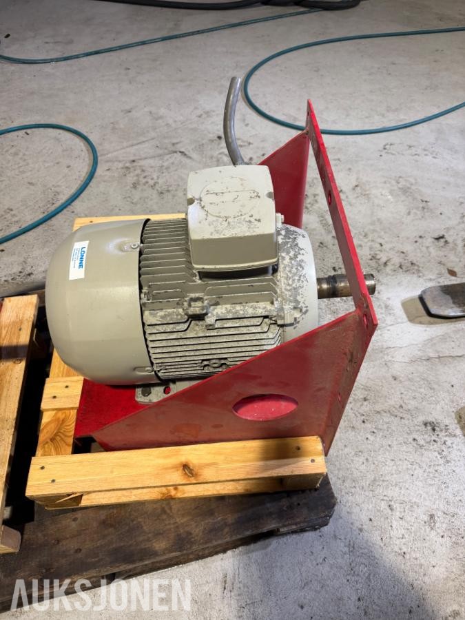 Lite brukt Lönne 11 kW trefase elektromotor