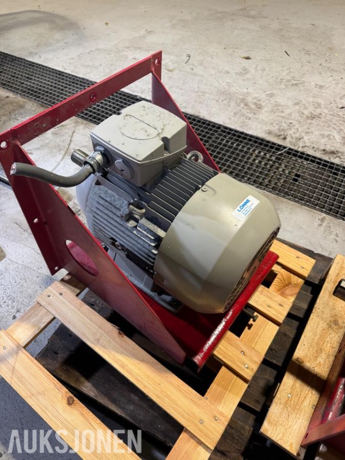 Lite brukt Lönne 11 kW trefase elektromotor
